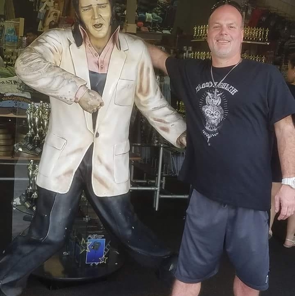 Meet your Posher, Chris - Picture 1 of 1